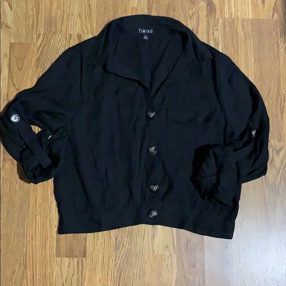 Button down cropped blouse - Picture 2 of 3